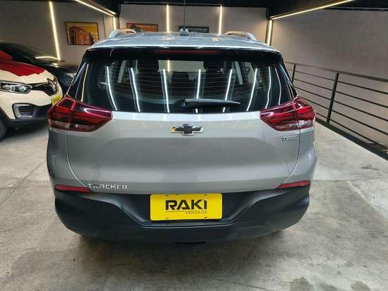 CHEVROLET-TRACKER-2023