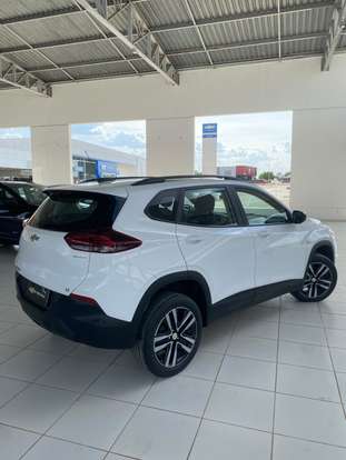 CHEVROLET-TRACKER-2023