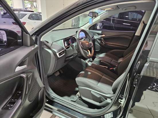 CHEVROLET-TRACKER-2023