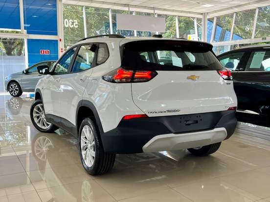 CHEVROLET-TRACKER-2025