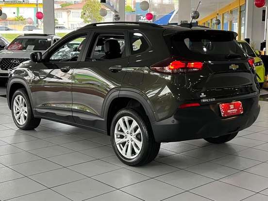 CHEVROLET-TRACKER-2025