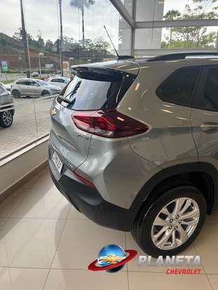 CHEVROLET-TRACKER-2023