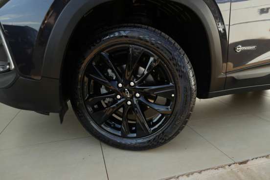 CHEVROLET-TRACKER-2023