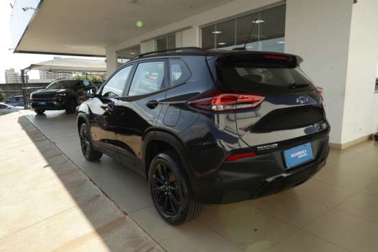 CHEVROLET-TRACKER-2023