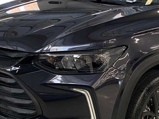 CHEVROLET-TRACKER-2023