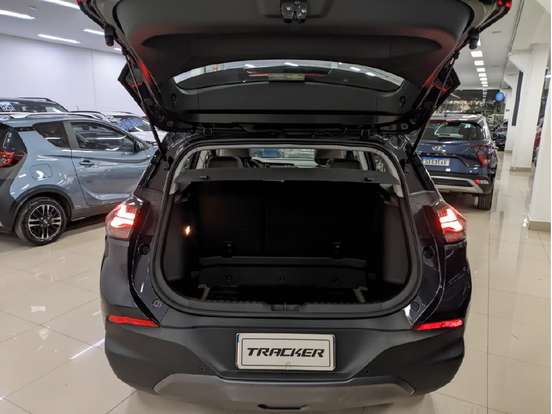 CHEVROLET-TRACKER-2025