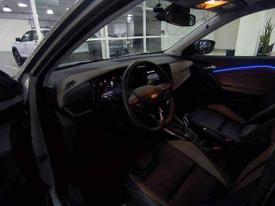 CHEVROLET-TRACKER-2025