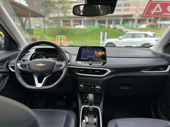 CHEVROLET-TRACKER-2023
