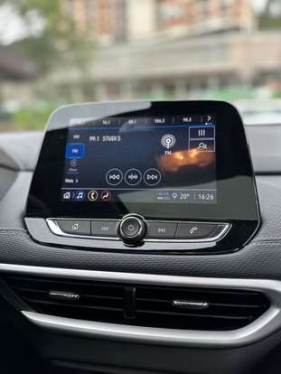 CHEVROLET-TRACKER-2023