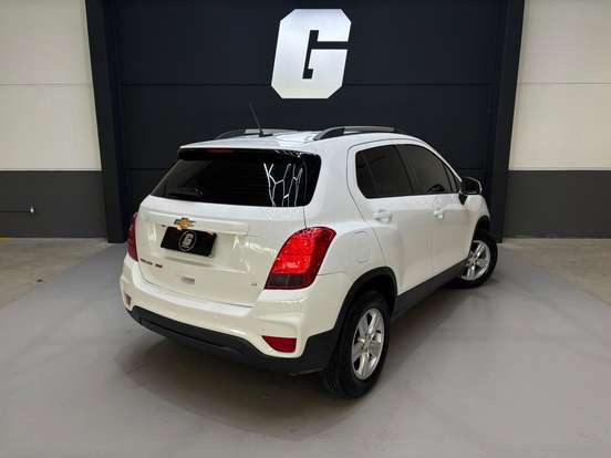 CHEVROLET-TRACKER-2018