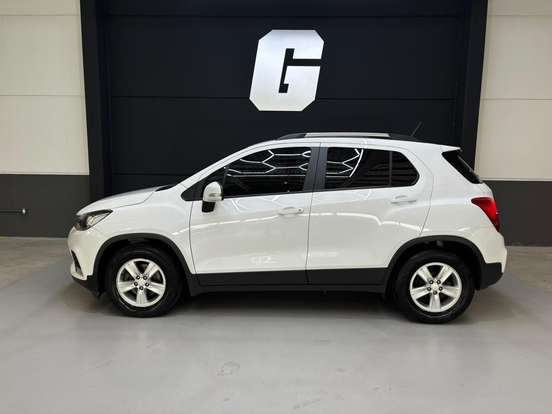 CHEVROLET-TRACKER-2018