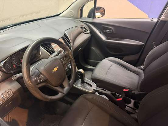 CHEVROLET-TRACKER-2017
