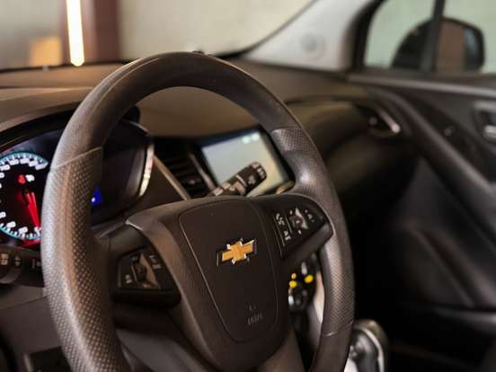 CHEVROLET-TRACKER-2017