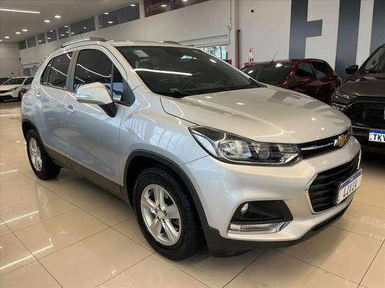 CHEVROLET-TRACKER-2017
