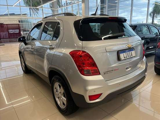 CHEVROLET-TRACKER-2017