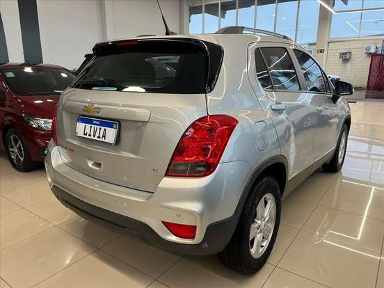 CHEVROLET-TRACKER-2017