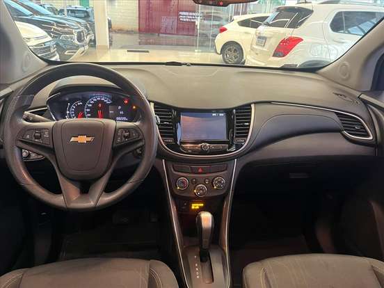 CHEVROLET-TRACKER-2017