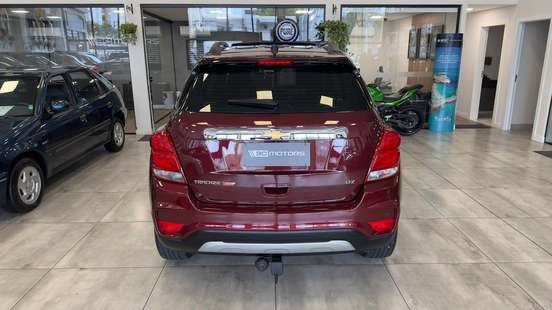 CHEVROLET-TRACKER-2017