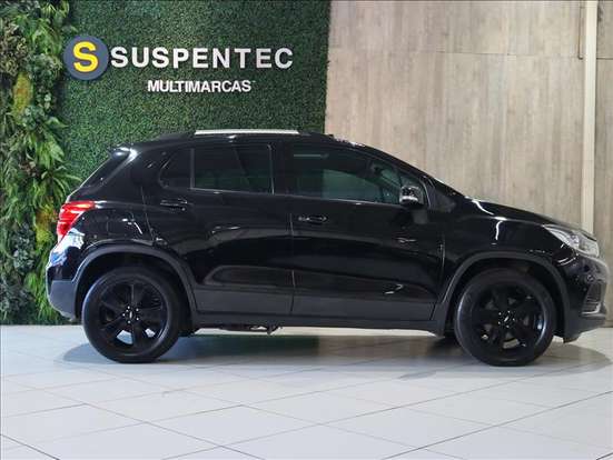 CHEVROLET-TRACKER-2019