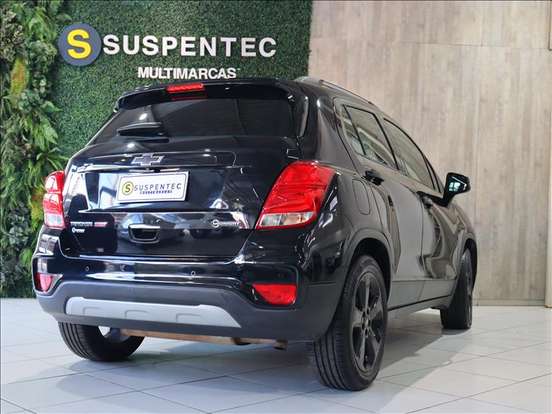 CHEVROLET-TRACKER-2019