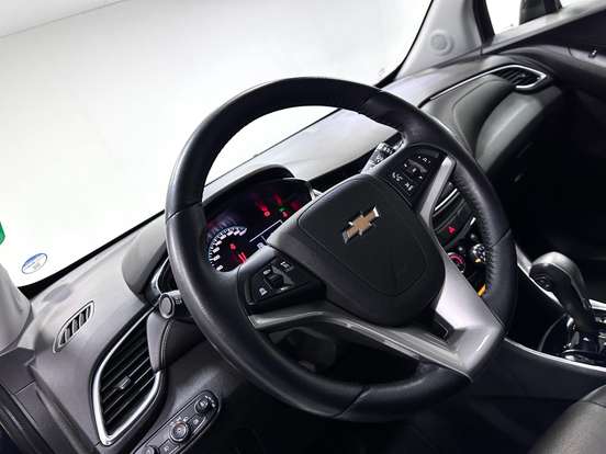 CHEVROLET-TRACKER-2019