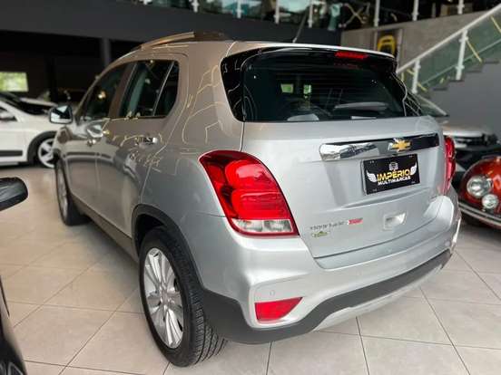 CHEVROLET-TRACKER-2019