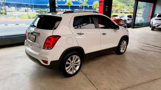 CHEVROLET-TRACKER-2019