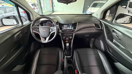 CHEVROLET-TRACKER-2019
