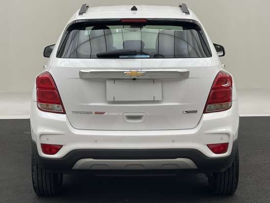 CHEVROLET-TRACKER-2017