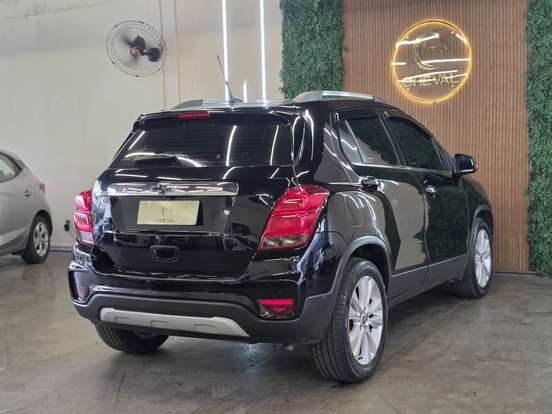 CHEVROLET-TRACKER-2018