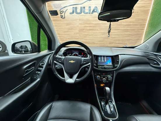CHEVROLET-TRACKER-2019