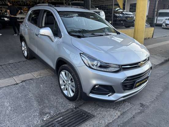 CHEVROLET-TRACKER-2019