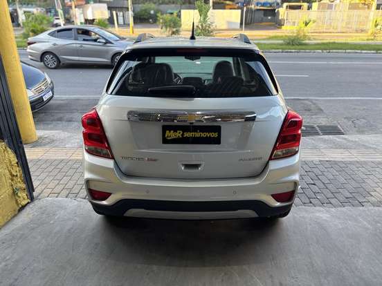 CHEVROLET-TRACKER-2019
