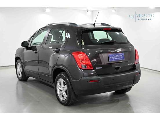 CHEVROLET-TRACKER-2016