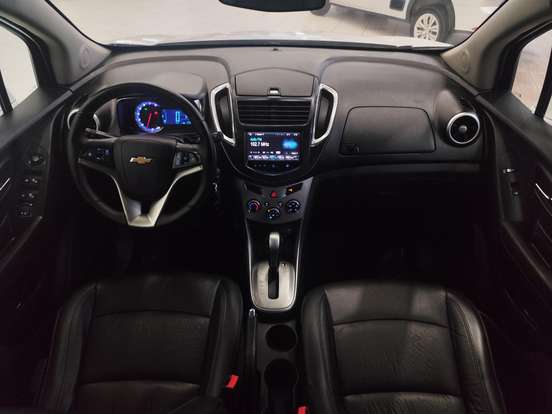 CHEVROLET-TRACKER-2015