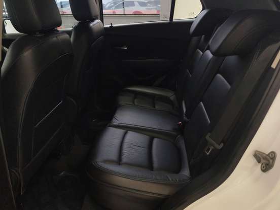 CHEVROLET-TRACKER-2015