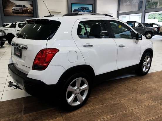 CHEVROLET-TRACKER-2015