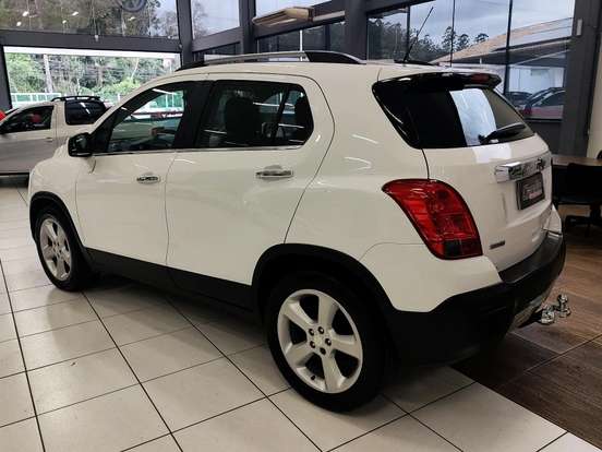 CHEVROLET-TRACKER-2015