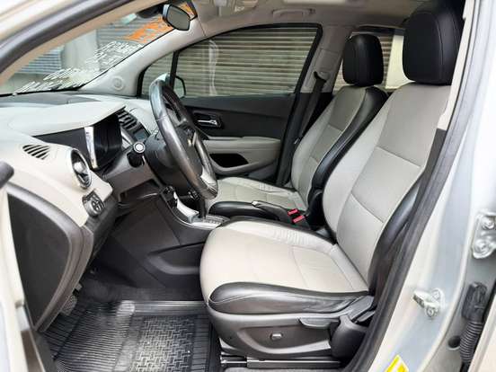 CHEVROLET-TRACKER-2015