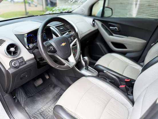CHEVROLET-TRACKER-2015