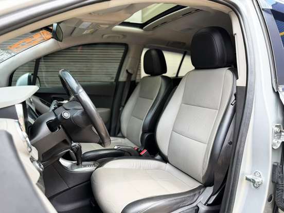 CHEVROLET-TRACKER-2015
