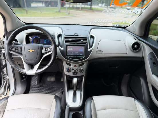 CHEVROLET-TRACKER-2015