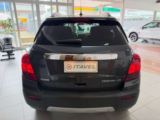 CHEVROLET-TRACKER-2015
