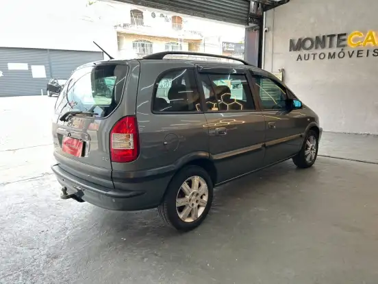 CHEVROLET-ZAFIRA-2010