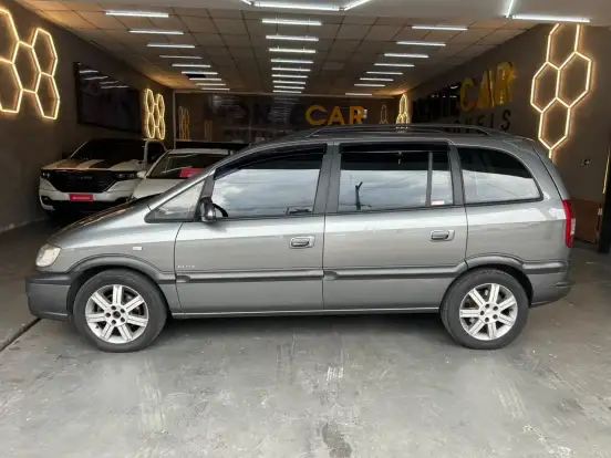 CHEVROLET-ZAFIRA-2010