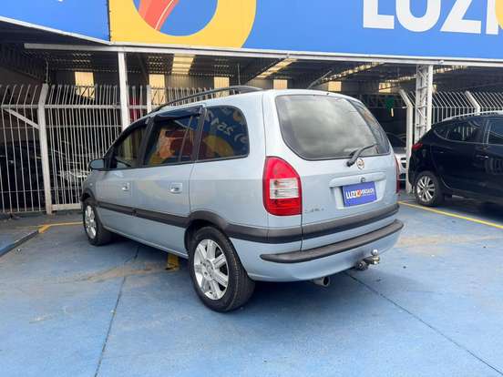 CHEVROLET-ZAFIRA-2.0 MPFI ELEGANCE 8V FLEX 4P AUTOMÁTICO CHEVROLET-ZAFIRA-2011