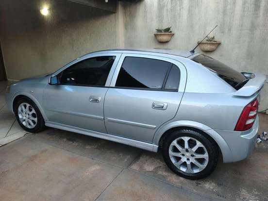 CHEVROLET-ASTRA-2010