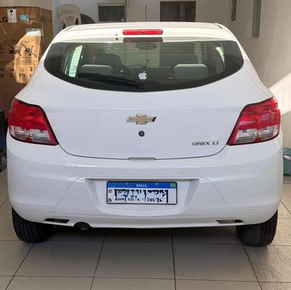 CHEVROLET-ONIX-2015