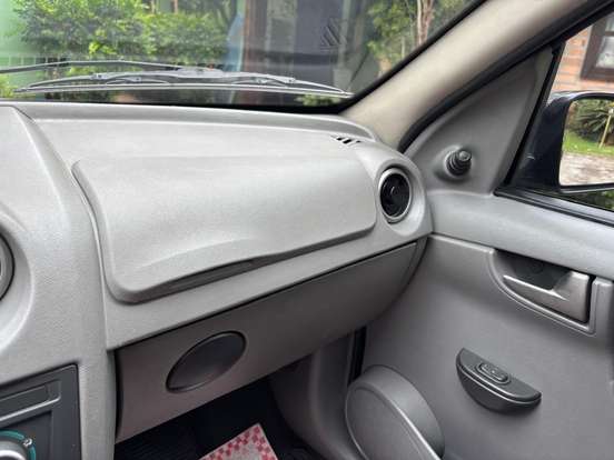 CHEVROLET-PRISMA-2011