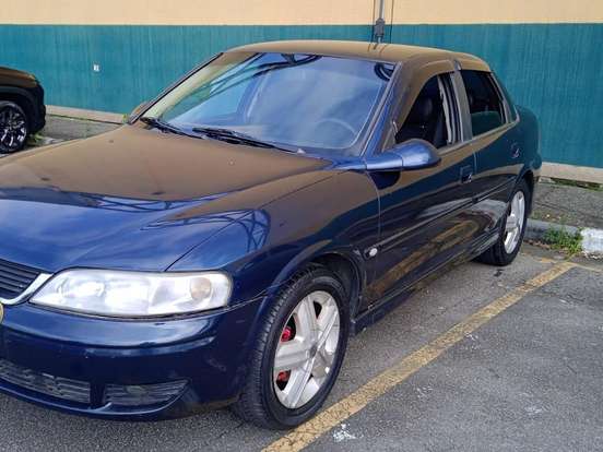 CHEVROLET-VECTRA-2.0 MPFI EXPRESSION 8V GASOLINA 4P MANUAL CHEVROLET-VECTRA-2005